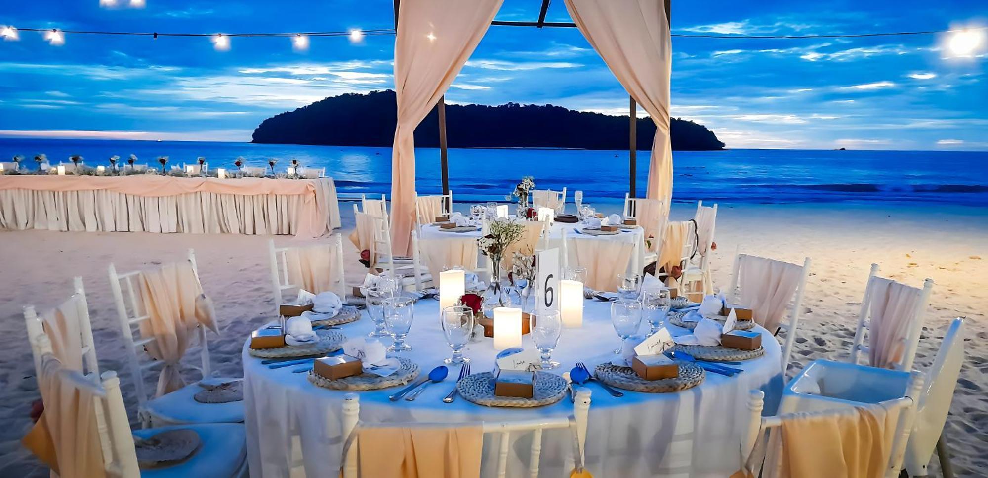 Holiday Villa Resort & Beachclub Langkawi Pantai Cenang  Dış mekan fotoğraf