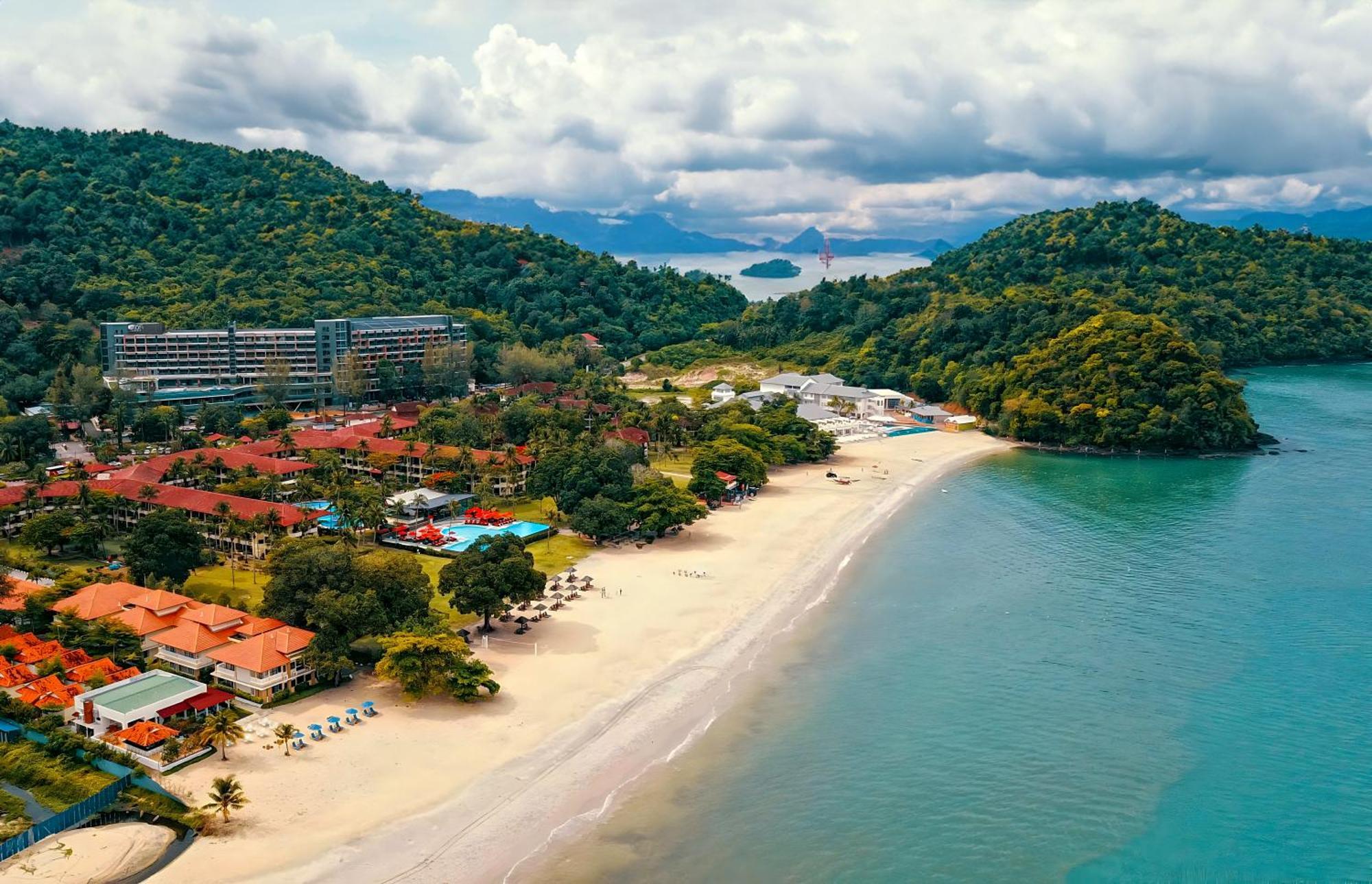 Holiday Villa Resort & Beachclub Langkawi Pantai Cenang  Dış mekan fotoğraf