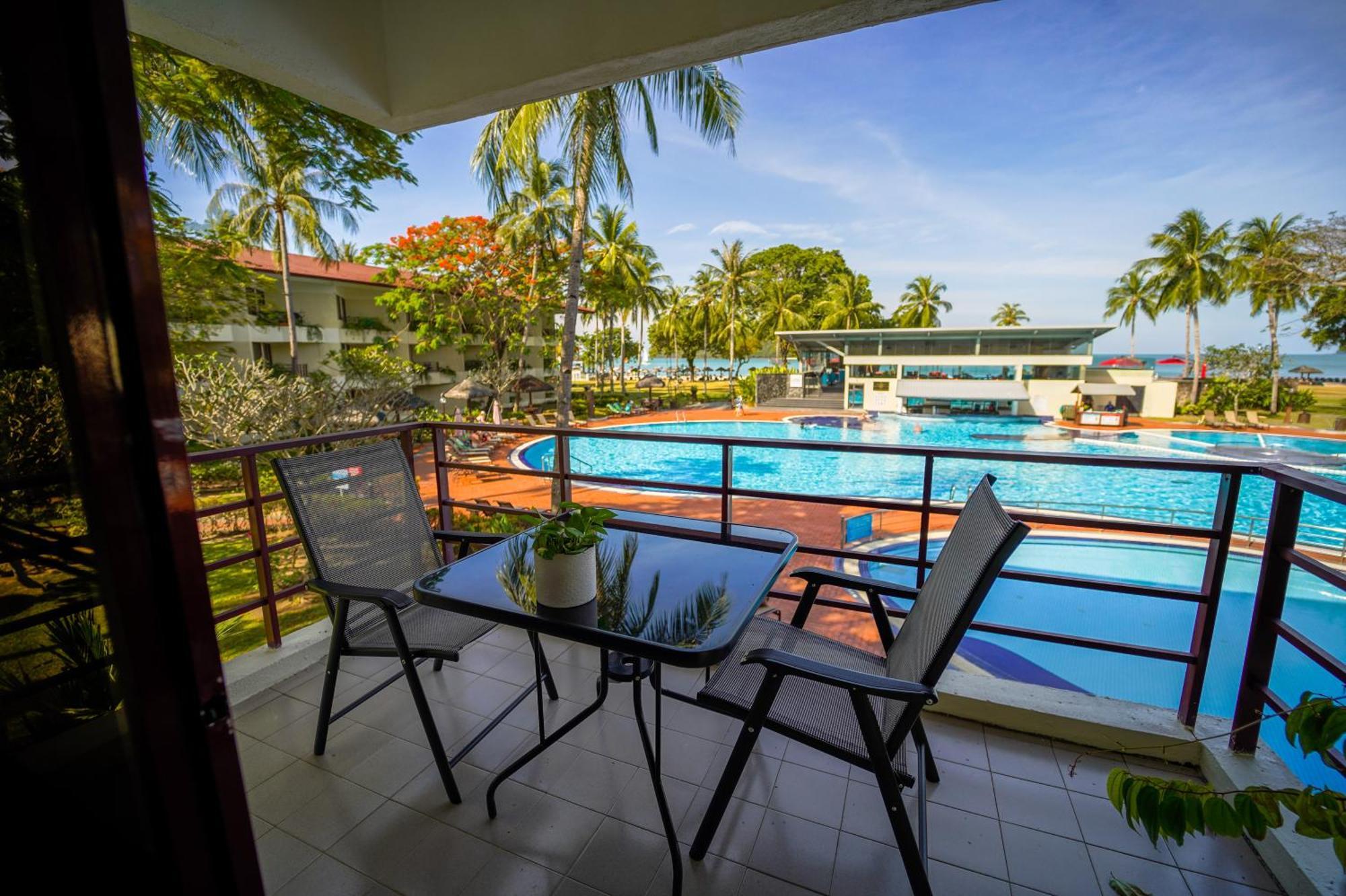 Holiday Villa Resort & Beachclub Langkawi Pantai Cenang  Dış mekan fotoğraf
