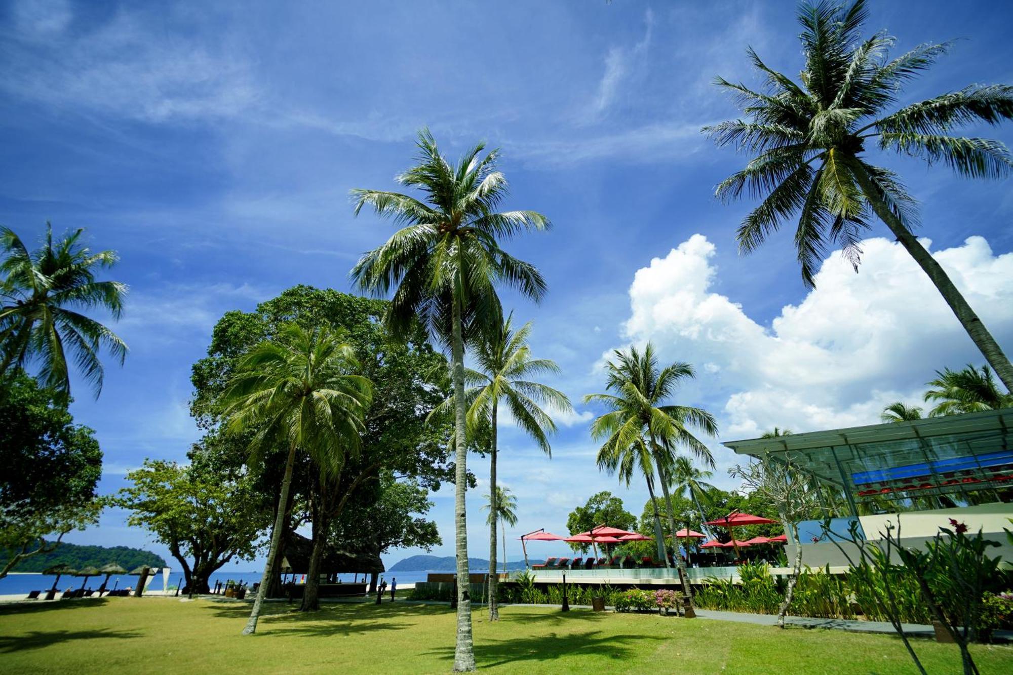 Holiday Villa Resort & Beachclub Langkawi Pantai Cenang  Dış mekan fotoğraf