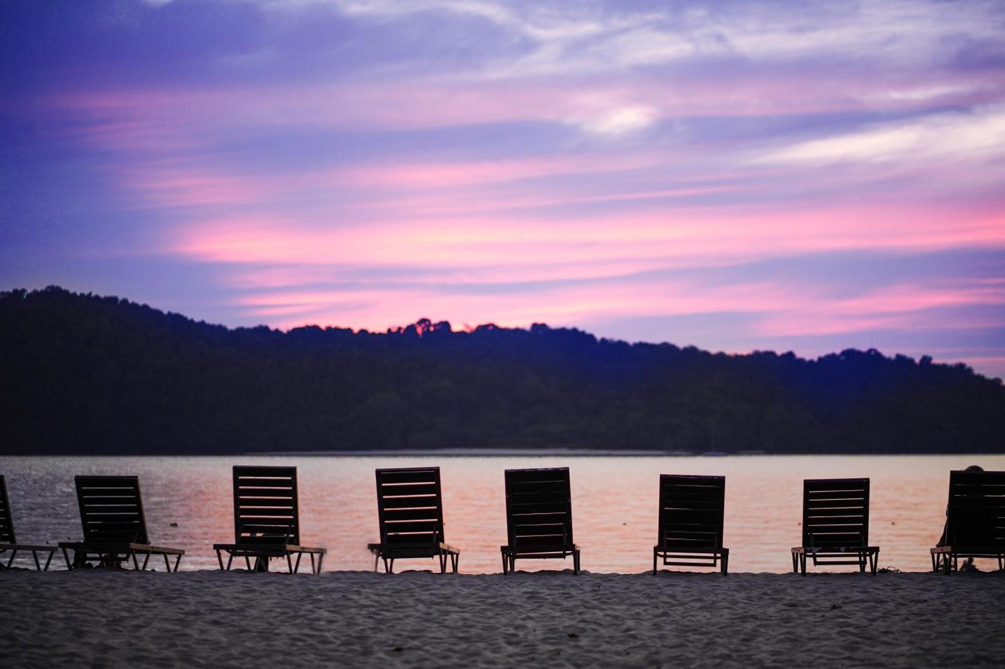 Holiday Villa Resort & Beachclub Langkawi Pantai Cenang  Dış mekan fotoğraf