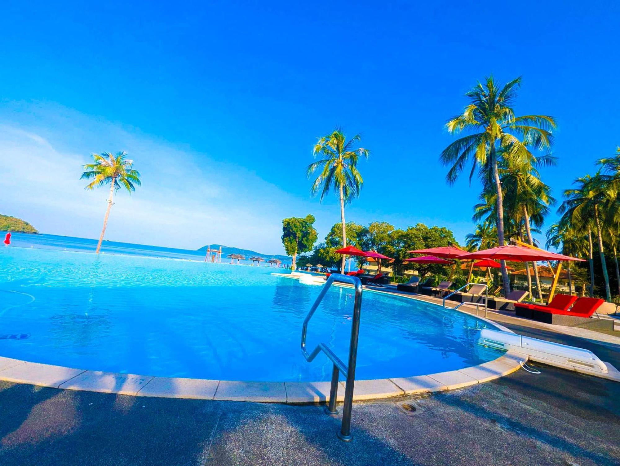 Holiday Villa Resort & Beachclub Langkawi Pantai Cenang  Dış mekan fotoğraf